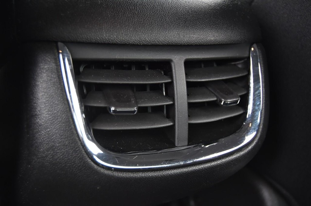 Chevrolet Malibu Vehicle Full-screen Gallery Image 20