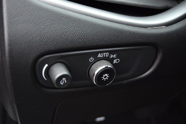 Chevrolet Malibu Vehicle Image 09