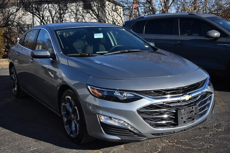 Chevrolet Malibu Vehicle Full-screen Gallery Image 4