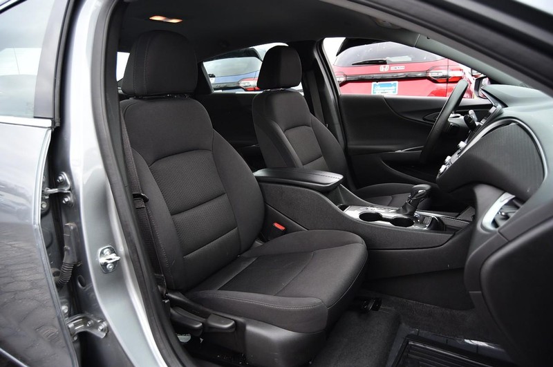 Chevrolet Malibu Vehicle Image 18