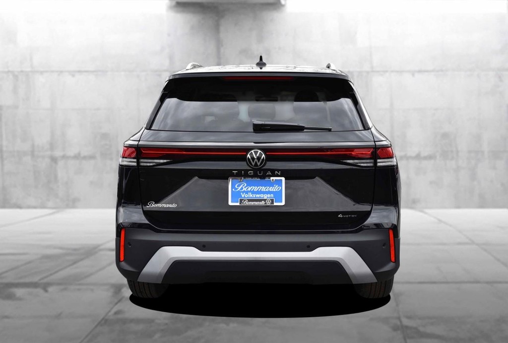 Volkswagen Tiguan Vehicle Full-screen Gallery Image 6
