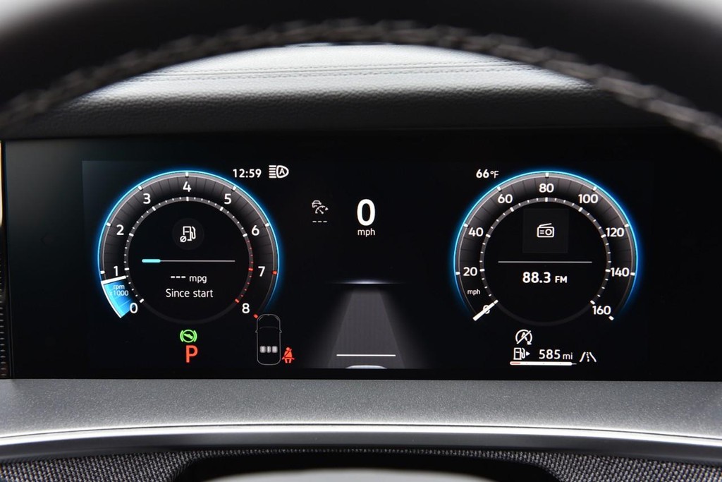 Volkswagen Tiguan Vehicle Full-screen Gallery Image 11