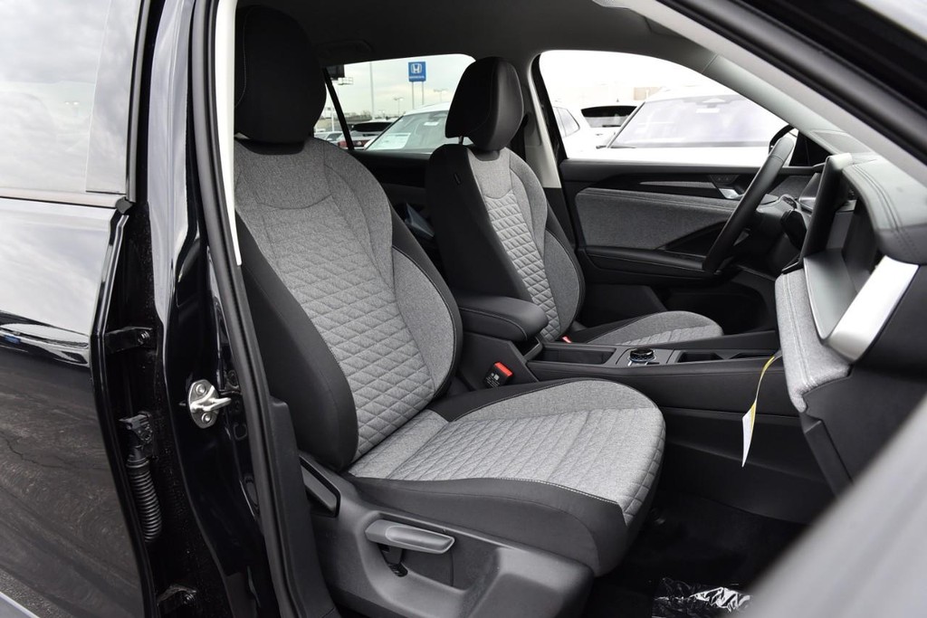 Volkswagen Tiguan Vehicle Full-screen Gallery Image 19