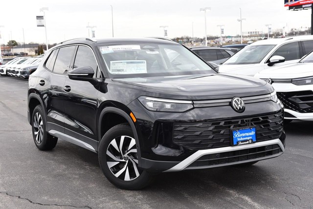 Volkswagen Tiguan Vehicle Image 02