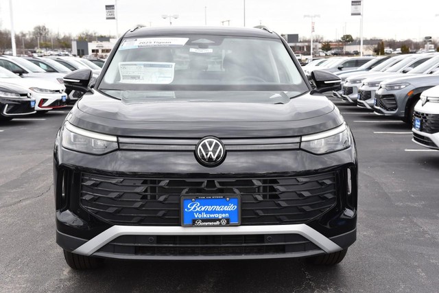 Volkswagen Tiguan Vehicle Image 04