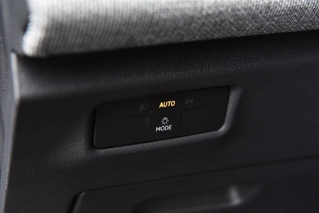 Volkswagen Tiguan Vehicle Image 10