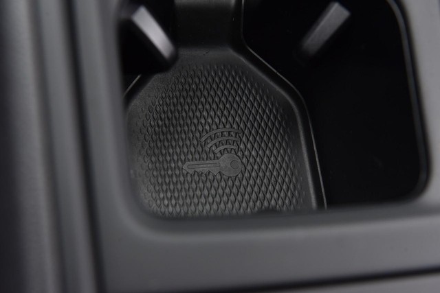 Volkswagen Tiguan Vehicle Image 15