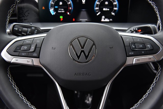 Volkswagen Tiguan Vehicle Image 17