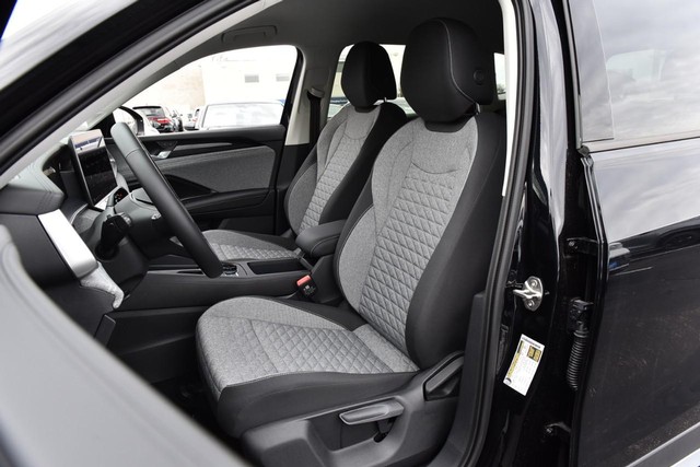 Volkswagen Tiguan Vehicle Image 18