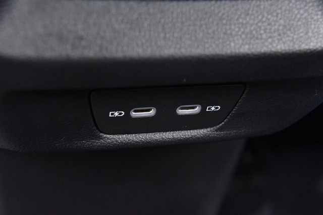 Volkswagen Tiguan Vehicle Image 22