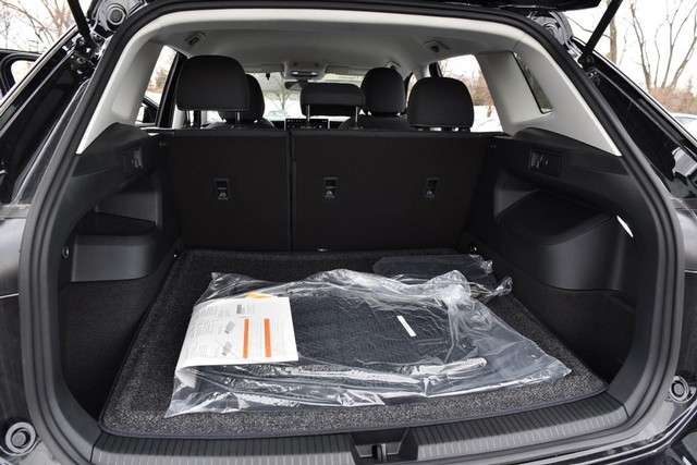 Volkswagen Tiguan Vehicle Image 23