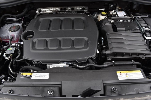 Volkswagen Tiguan Vehicle Image 24