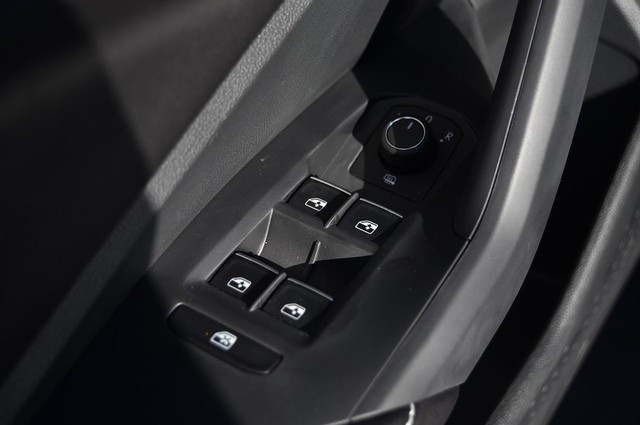 Volkswagen Jetta Vehicle Image 08