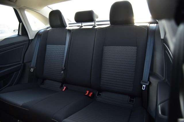 Volkswagen Jetta Vehicle Image 21