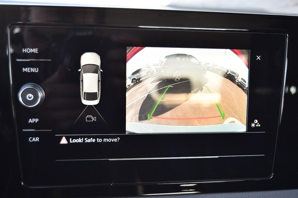 Volkswagen Jetta Vehicle Full-screen Gallery Image 13