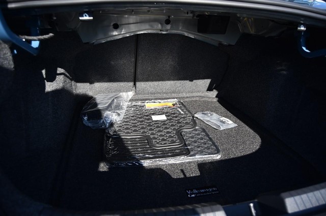 Volkswagen Jetta Vehicle Image 22