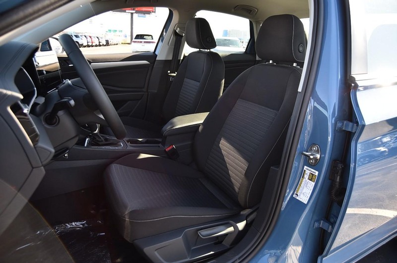 Volkswagen Jetta Vehicle Image 19