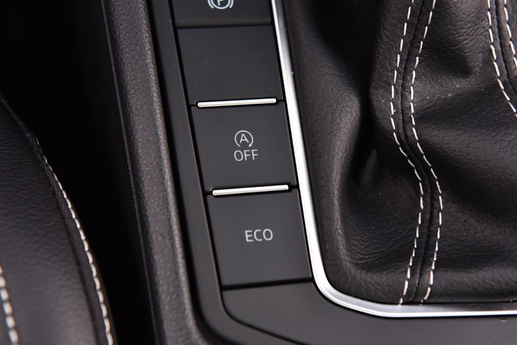 Volkswagen Jetta Vehicle Full-screen Gallery Image 18