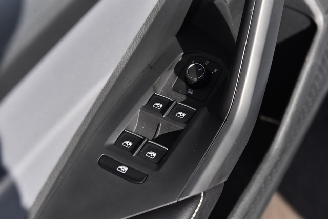 Volkswagen Jetta Vehicle Image 08