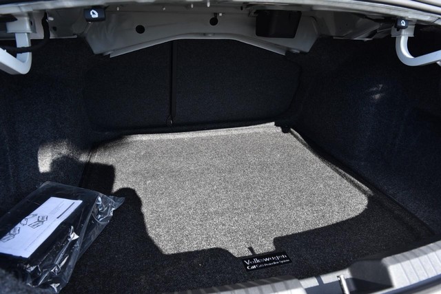 Volkswagen Jetta Vehicle Image 24