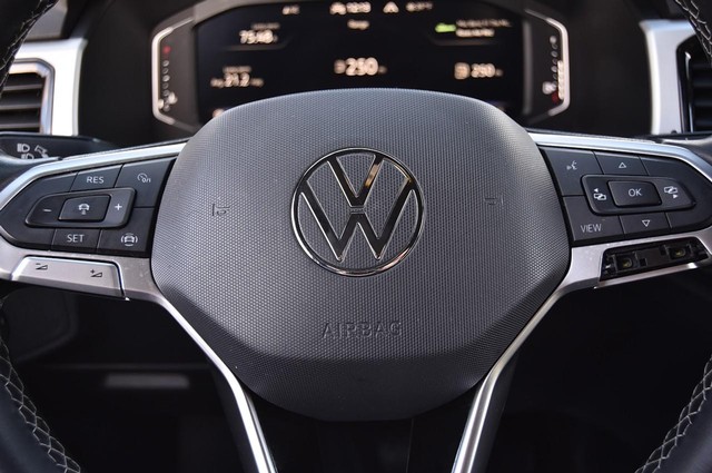 Volkswagen Atlas Cross Sport Vehicle Image 18