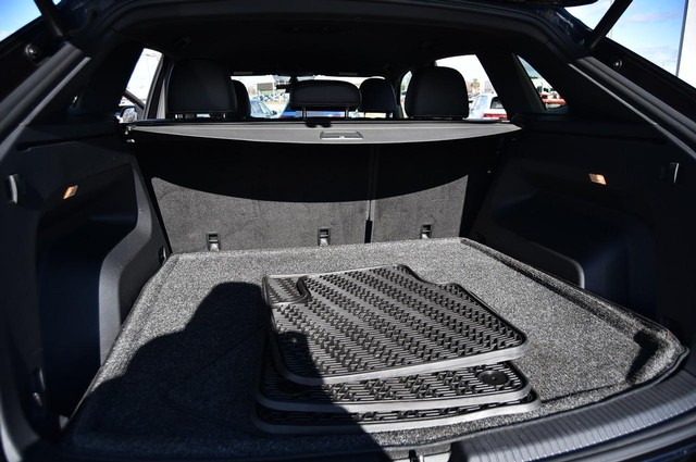 Volkswagen Atlas Cross Sport Vehicle Image 24