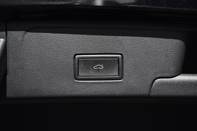 Volkswagen Atlas Cross Sport Vehicle Image 25