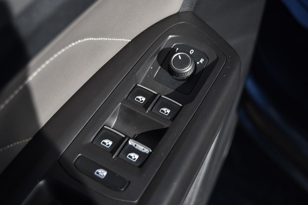 Volkswagen Atlas Vehicle Full-screen Gallery Image 8