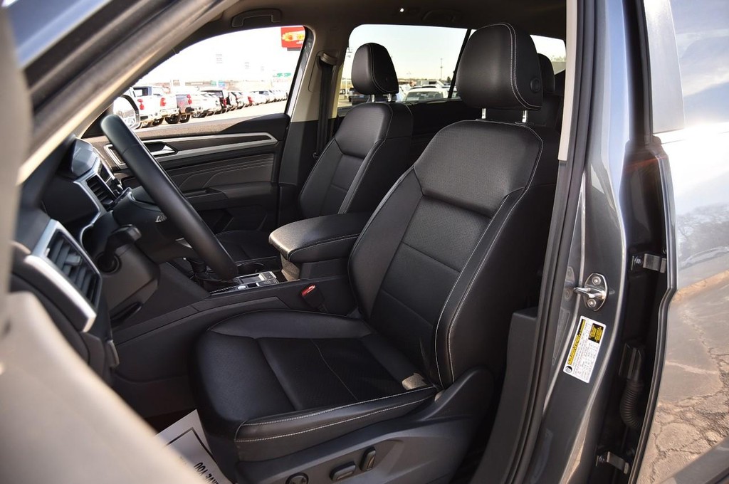 Volkswagen Atlas Vehicle Full-screen Gallery Image 19