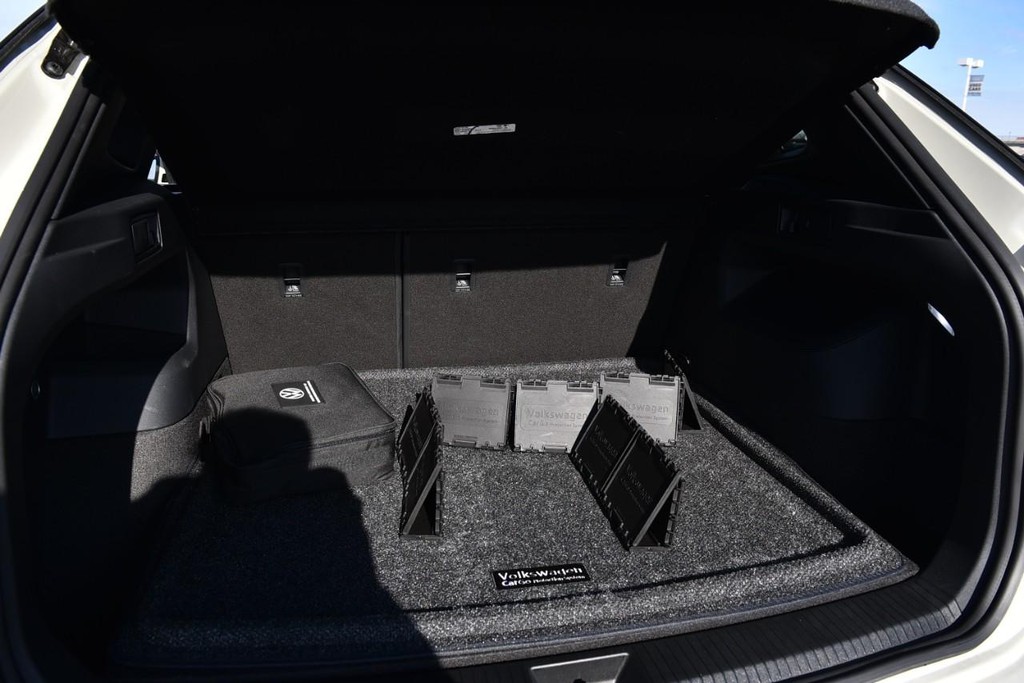 Volkswagen Tiguan Vehicle Full-screen Gallery Image 25