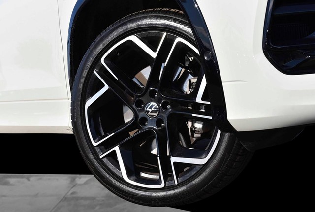 Volkswagen Tiguan Vehicle Image 03