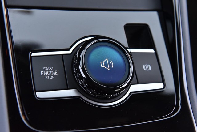 Volkswagen Tiguan Vehicle Image 17