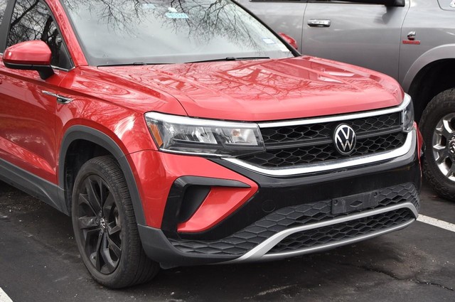 Volkswagen Taos Vehicle Image 02