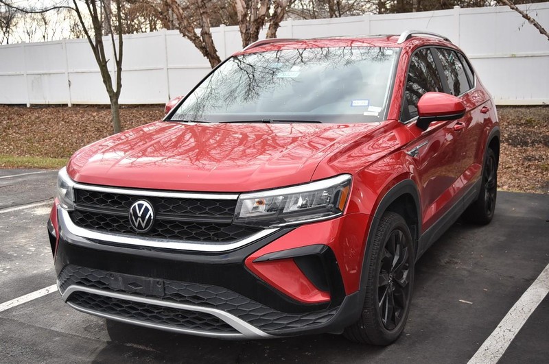 Volkswagen Taos Vehicle Full-screen Gallery Image 4