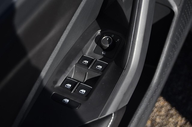 Volkswagen Jetta Vehicle Image 08