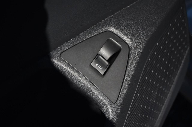 Volkswagen Jetta Vehicle Image 09