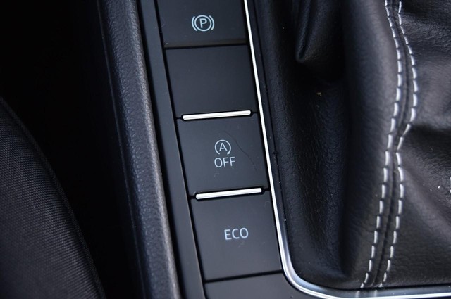 Volkswagen Jetta Vehicle Image 17