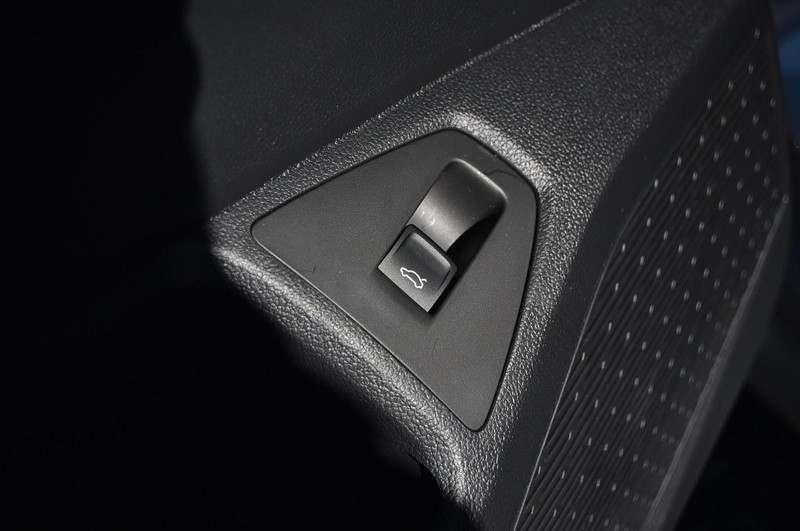 Volkswagen Jetta Vehicle Image 09