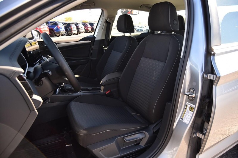 Volkswagen Jetta Vehicle Image 19