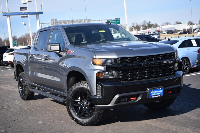 Chevrolet Silverado 1500 Vehicle Full-screen Gallery Image 02