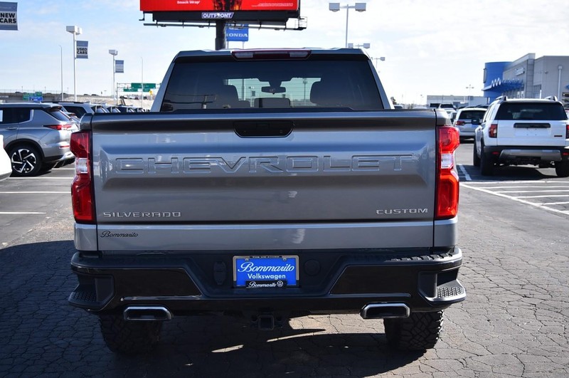 Chevrolet Silverado 1500 Vehicle Full-screen Gallery Image 06