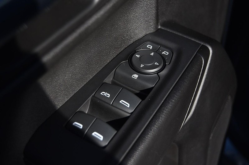 Chevrolet Silverado 1500 Vehicle Full-screen Gallery Image 09