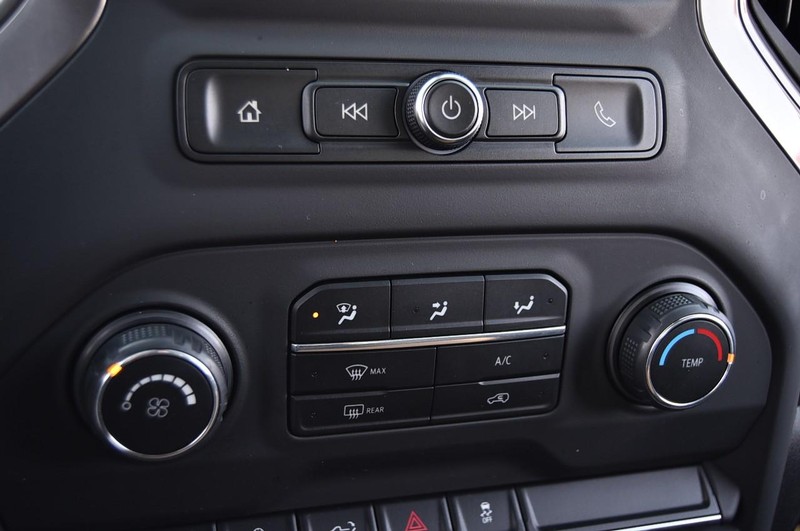 Chevrolet Silverado 1500 Vehicle Full-screen Gallery Image 13