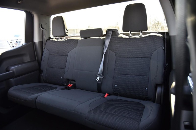 Chevrolet Silverado 1500 Vehicle Full-screen Gallery Image 18