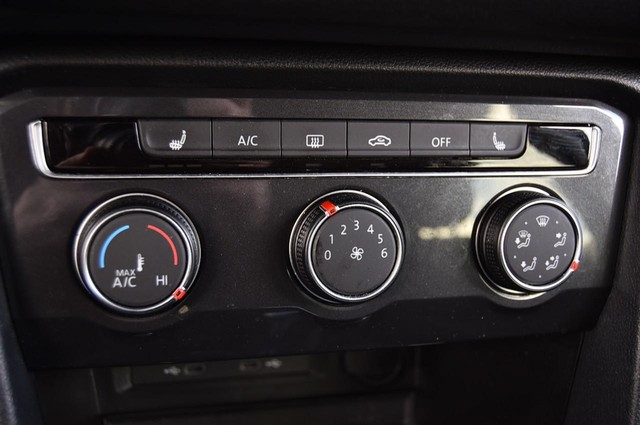 Volkswagen Tiguan Vehicle Image 13