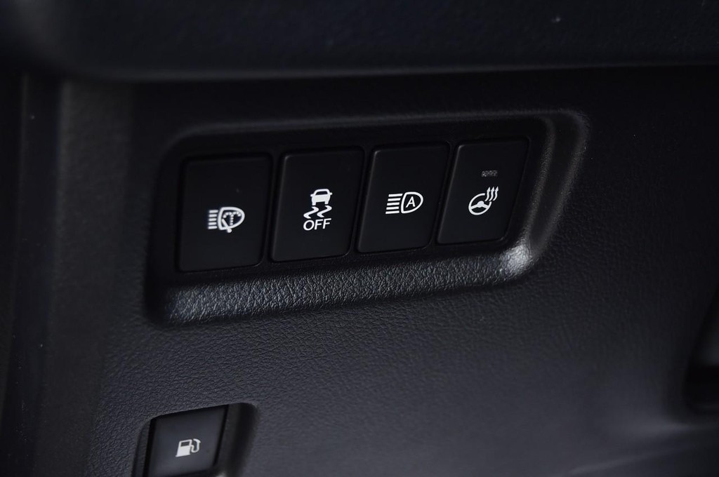 Lexus GX Vehicle Full-screen Gallery Image 12