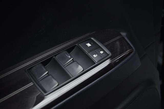 Lexus GX Vehicle Image 09