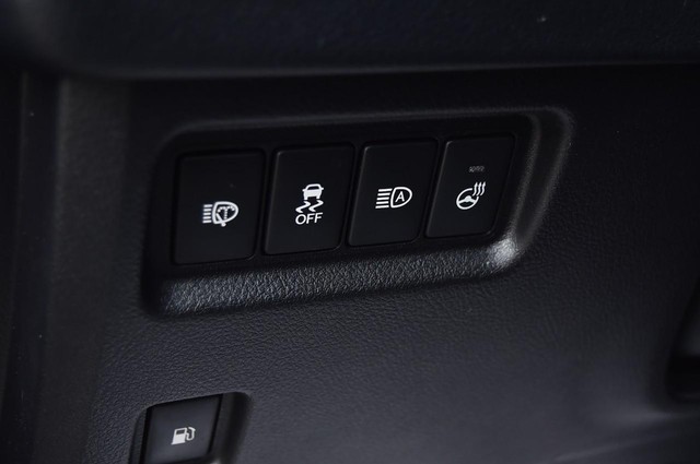 Lexus GX Vehicle Image 12