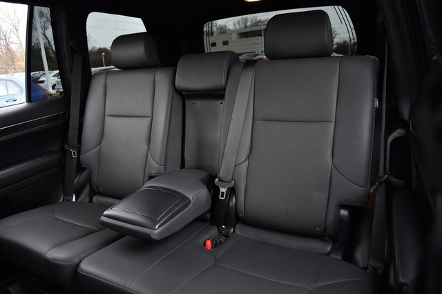 Lexus GX Vehicle Image 25