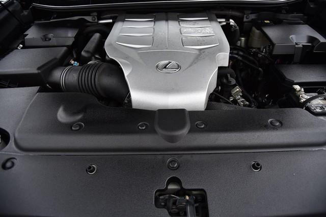 Lexus GX Vehicle Image 30